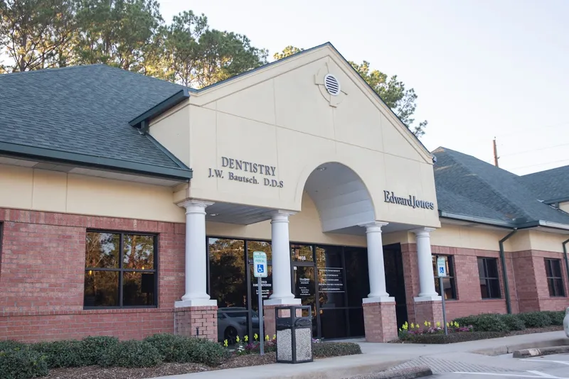 dental clinics Bautsch Family Dentistry