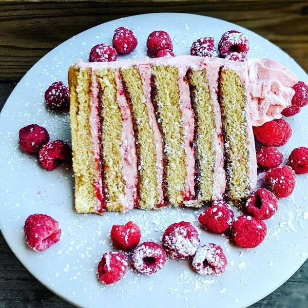 strawberry cake Bake