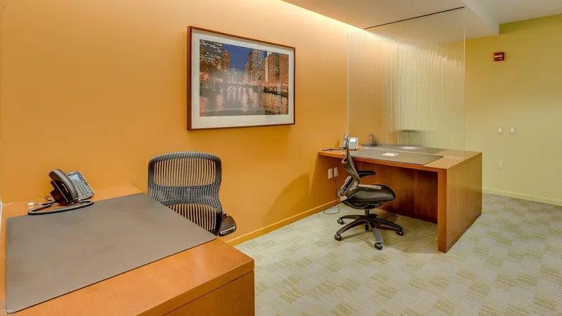 Carr Workplaces AON Center - Coworking & Office Space