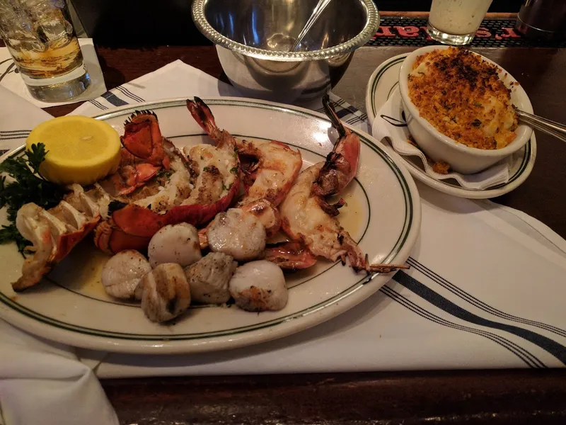 Seafood restaurants Joe's Seafood, Prime Steak & Stone Crab