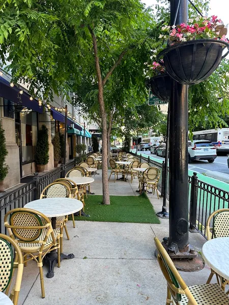 outdoor dining The Chicago Firehouse Restaurant