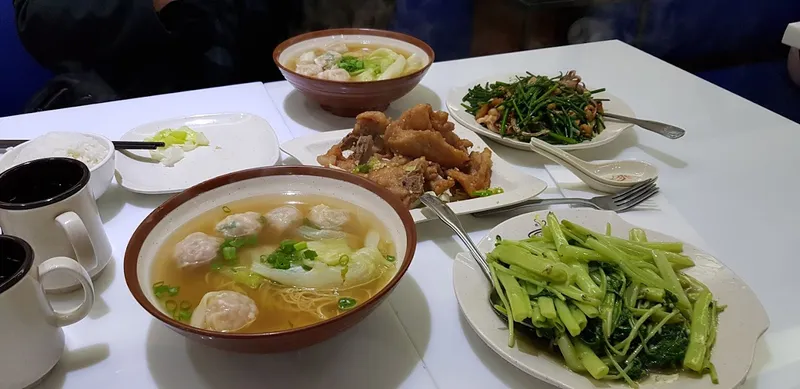 chicken rice soup Chi Cafe in Chinatown