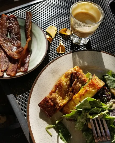 quiche Spoke & Bird Cafe (South Loop)