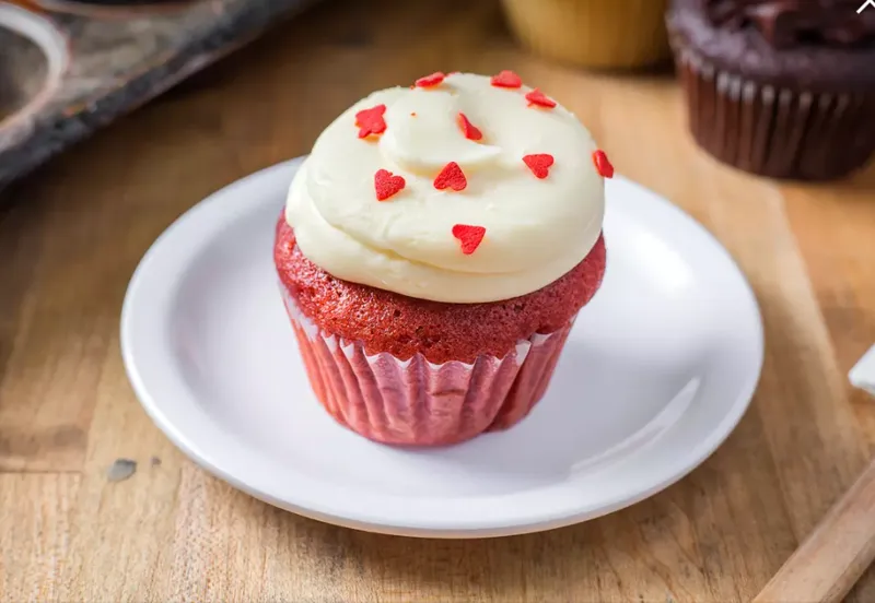 red velvet cake Molly's Cupcakes