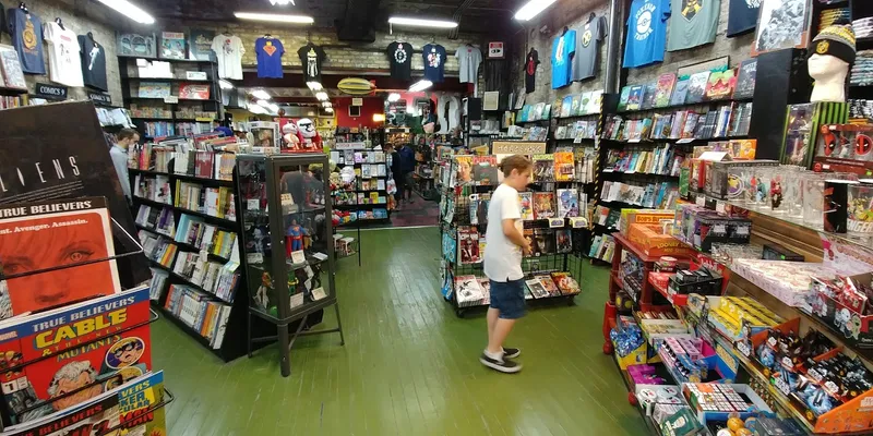 comic book stores Chicago Comics