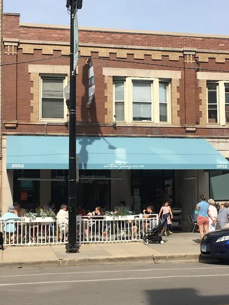 outdoor dining Southport Grocery and Cafe