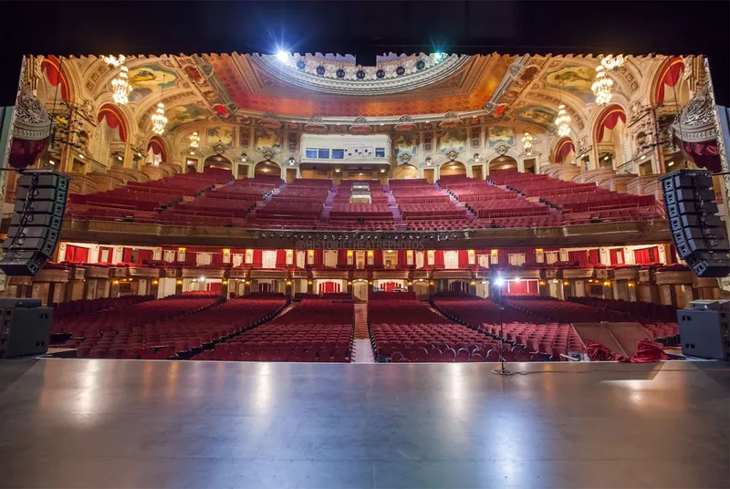 music venues The Chicago Theatre