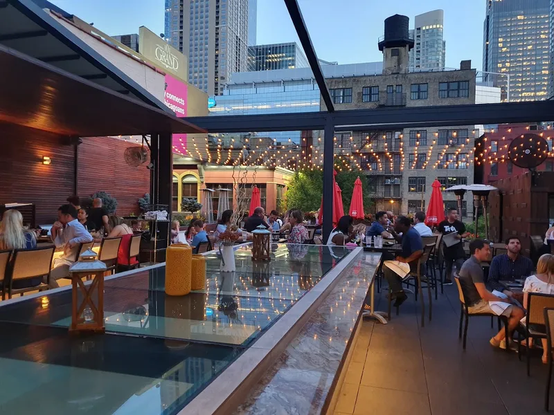 outdoor dining Tanta Chicago