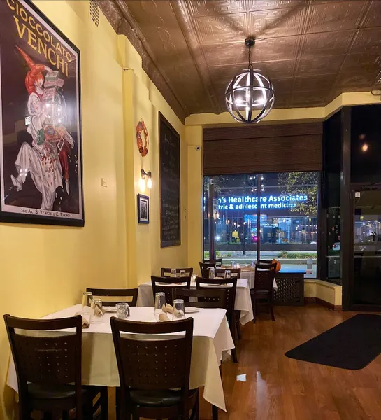 BYOB Restaurants Tutto Fresco in Lake View