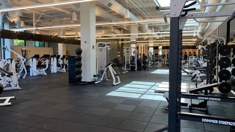 workout classes Equinox Lincoln Common