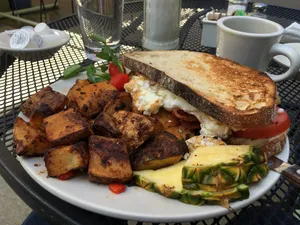 egg sandwich in Andersonville Chicago