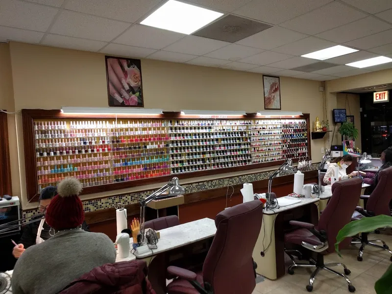 nail salons Nancy's Nails in Belmont Cragin