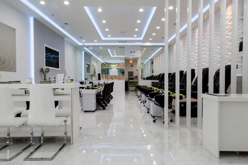 nail salons LO Spa & Nails at Southloop