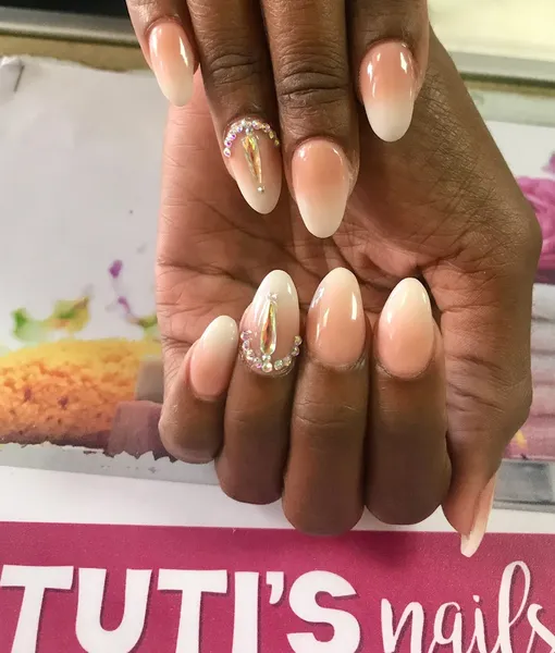 nail salons Tuti's Nails