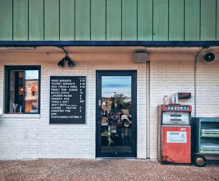 happy hours Antique Taco Bridgeport