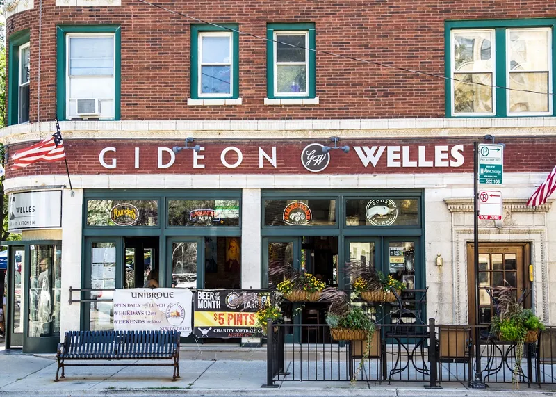 happy hours Gideon Welles Craft Beer Bar & Kitchen