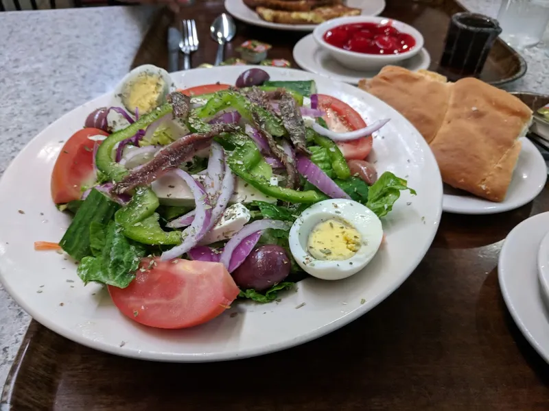 chef salad Valois Restaurant