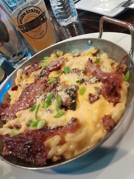 Mac and Cheese Green Street Local