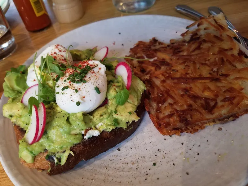 avocado toast Summer House Santa Monica