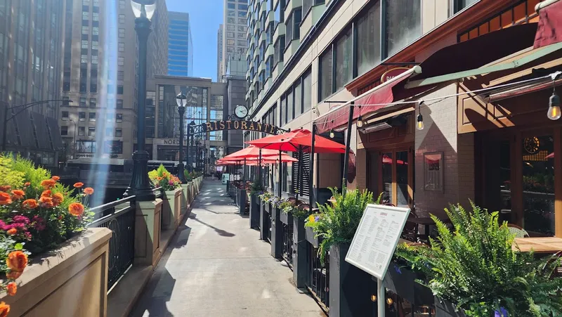 outdoor dining Labriola Chicago