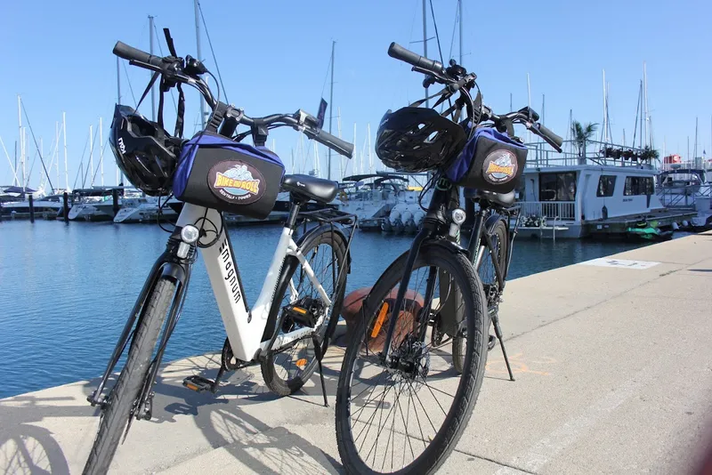 bike rentals Bike and Roll Chicago - Navy Pier