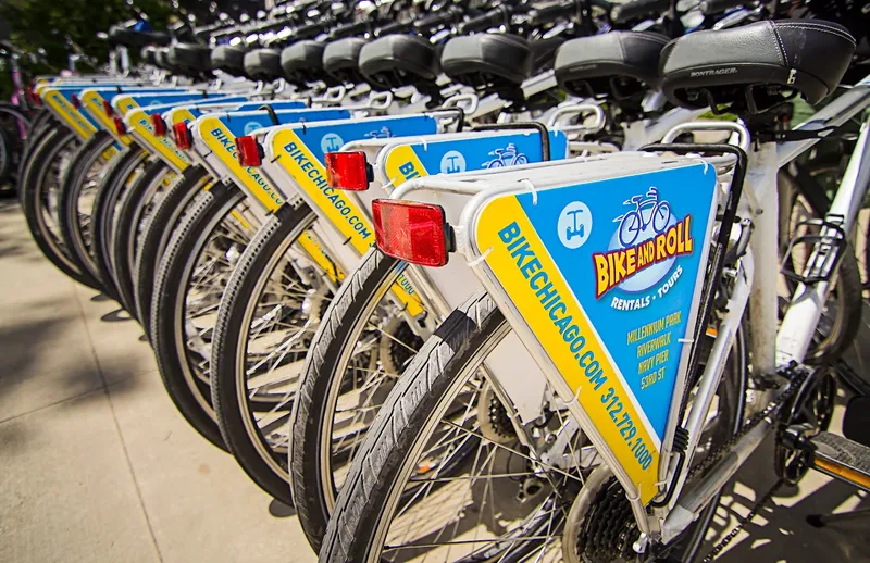 bike rentals Bike and Roll Chicago - Millennium Park (34 S. Michigan Ave)