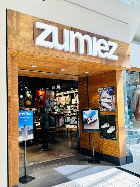 skate shops Zumiez