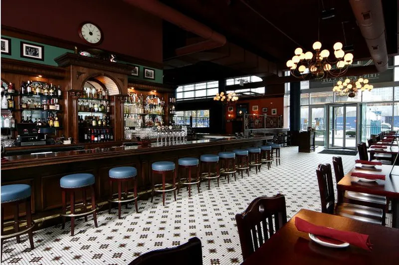 Hotel Bars D4 Irish Pub & Cafe in Streeterville