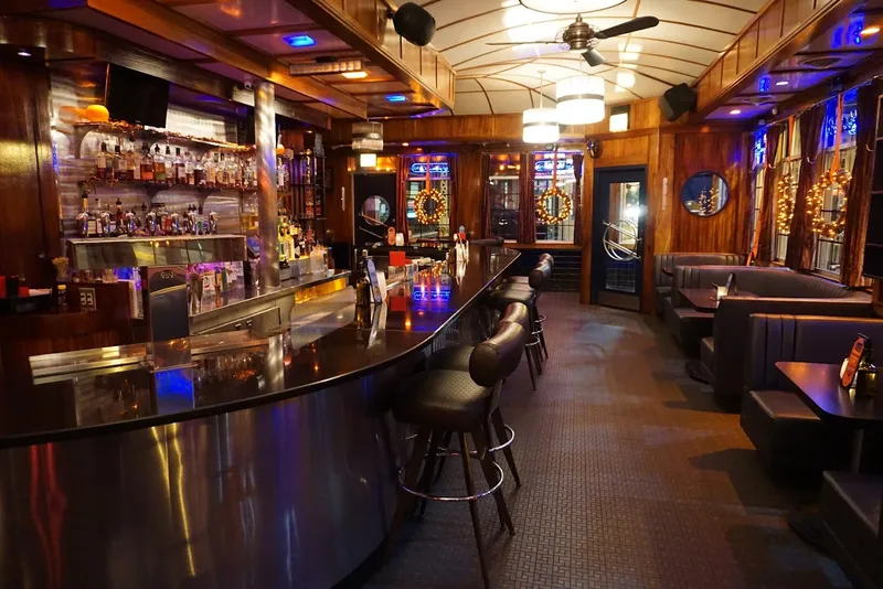 themed bars Blue Line Lounge & Grill in Wicker Park