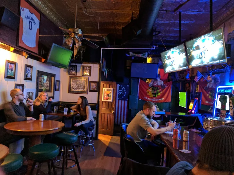 sports bars The Field House in Lincoln Park