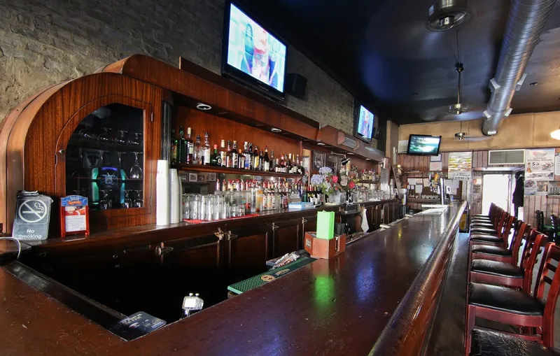 sports bars Tripoli Tap in Lincoln Park