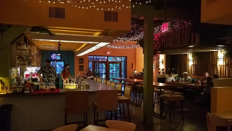 romantic bars The Toasted Coconut in Montrose