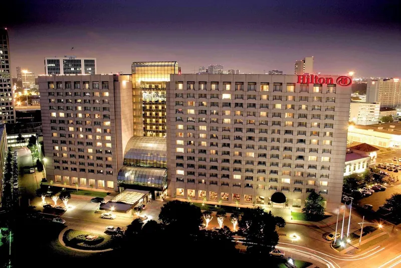 Hotels with balconies Hilton Houston Post Oak by the Galleria