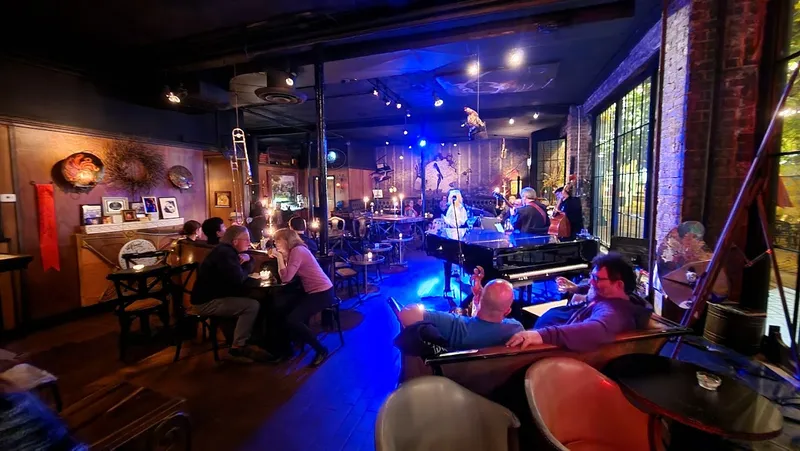 jazz clubs Le Piano