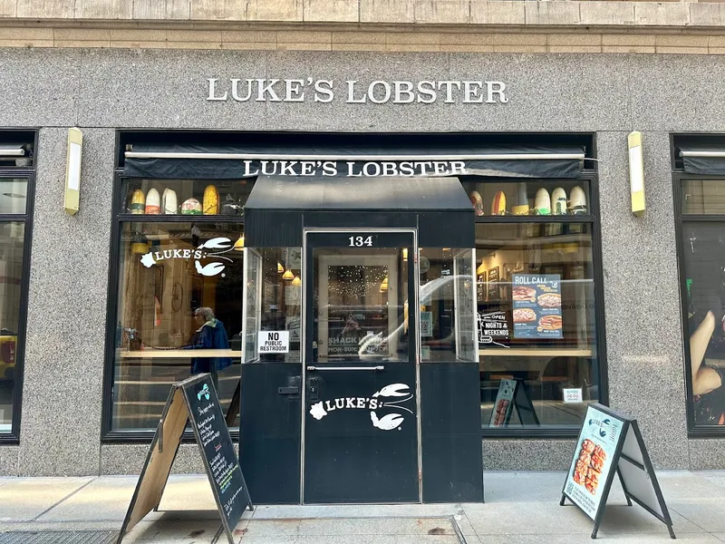 Luke's Lobster City Hall