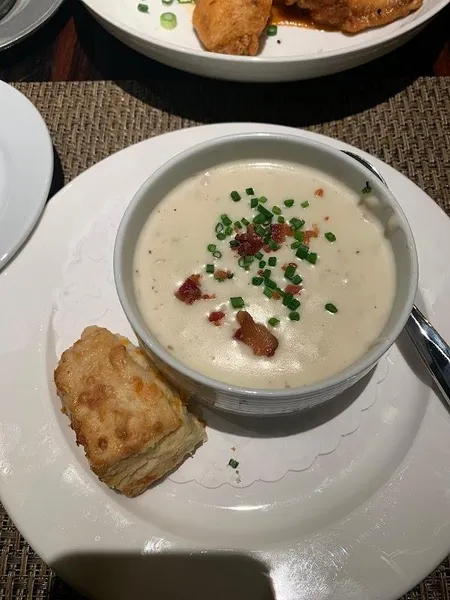 clam chowder Lure Fishbar - Chicago