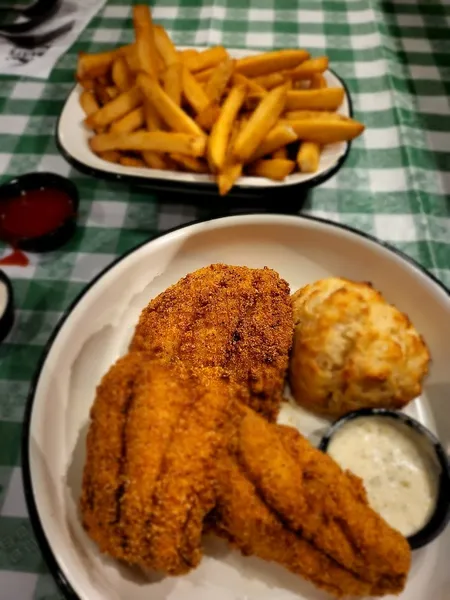 chicken tenders Daisy's Po-Boy and Tavern