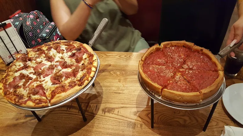 pizza places Giordano's