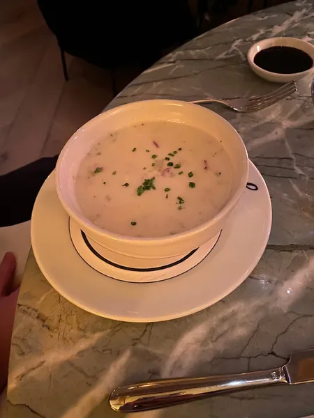 clam chowder Lure Fishbar - Chicago in River North