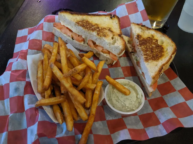 french dip Cheesie's Pub & Grub - Wicker Park