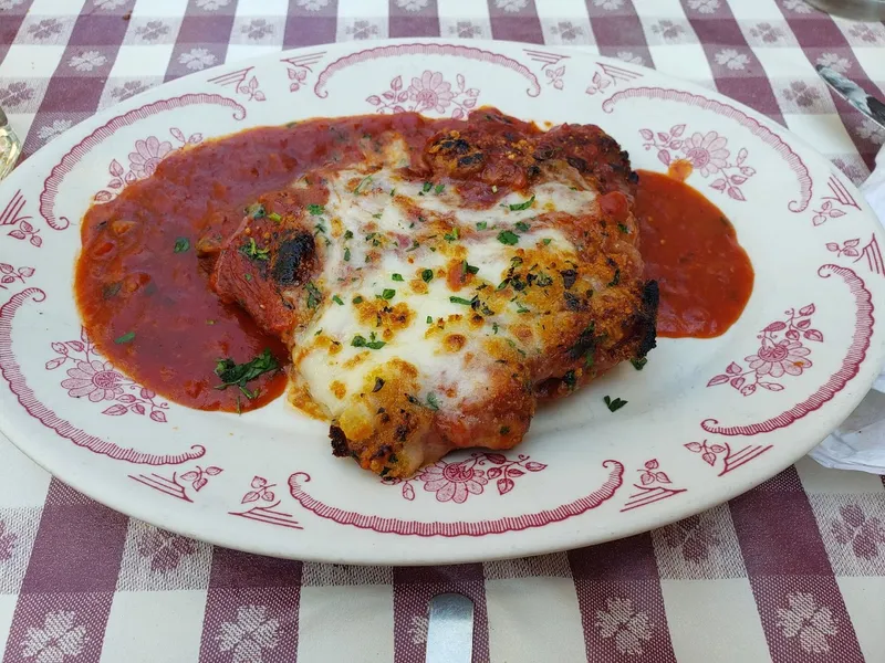 chicken parmesan Club Lago