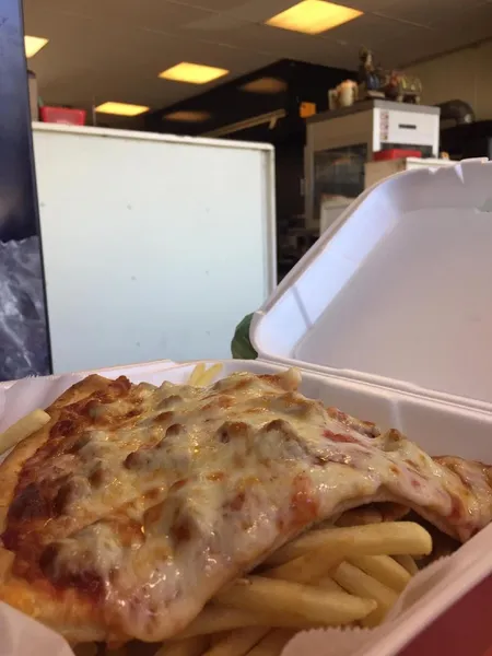 chicken parmesan Cholies Pizza Hyde Park