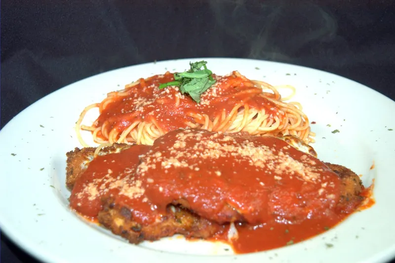 chicken parmesan Lomontes Italian Restaurant and Bar