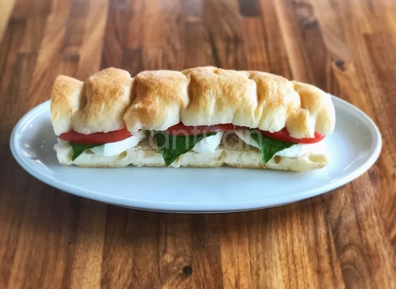 caprese sandwich Cafe L'Appetito