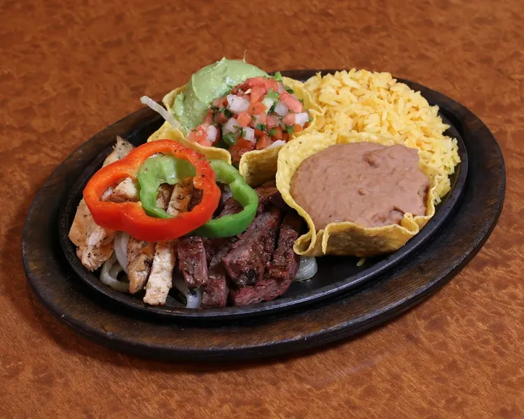 chicken fajitas Los Tios