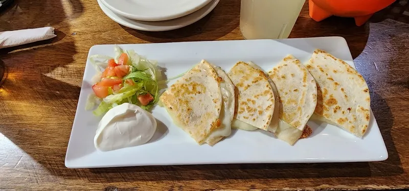 chicken quesadilla La Biznaga