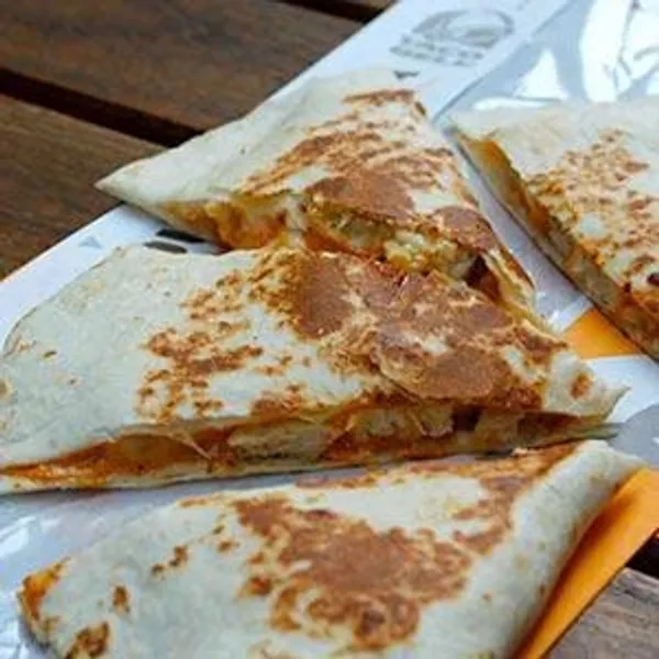 chicken quesadilla Taco Bell