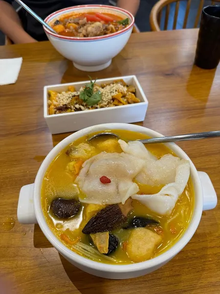 chicken rice soup JiBeiChuan Noodle House 季北川花胶鸡米粉