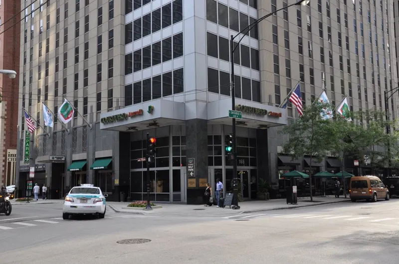 hotel with laundry facilities Courtyard Chicago Downtown/Magnificent Mile