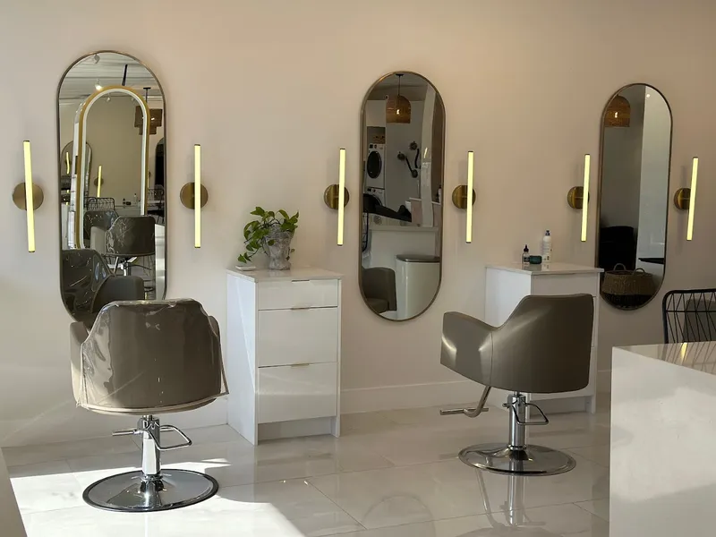 hair salons Mane Form Salon in Afton Oaks